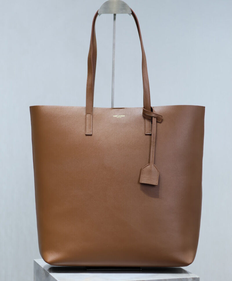 Saint Laurent Shopping Saint Laurent In Leather